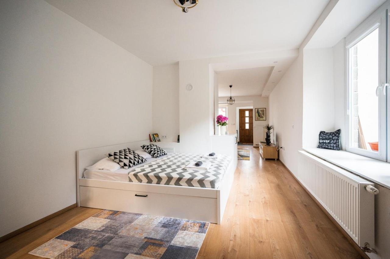 Modern Studio Apartment In The Old Town Sarajewo Zewnętrze zdjęcie