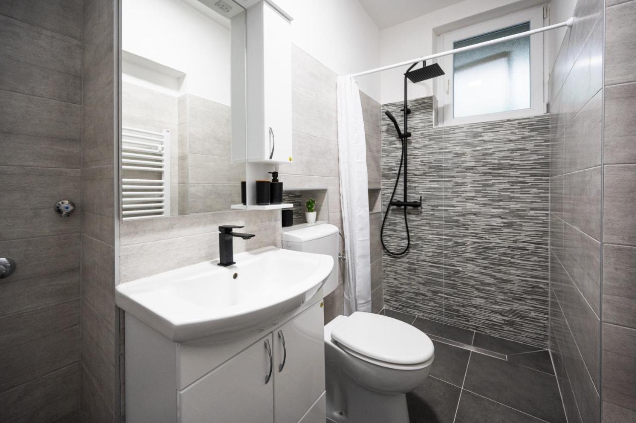 Modern Studio Apartment In The Old Town Sarajewo Zewnętrze zdjęcie